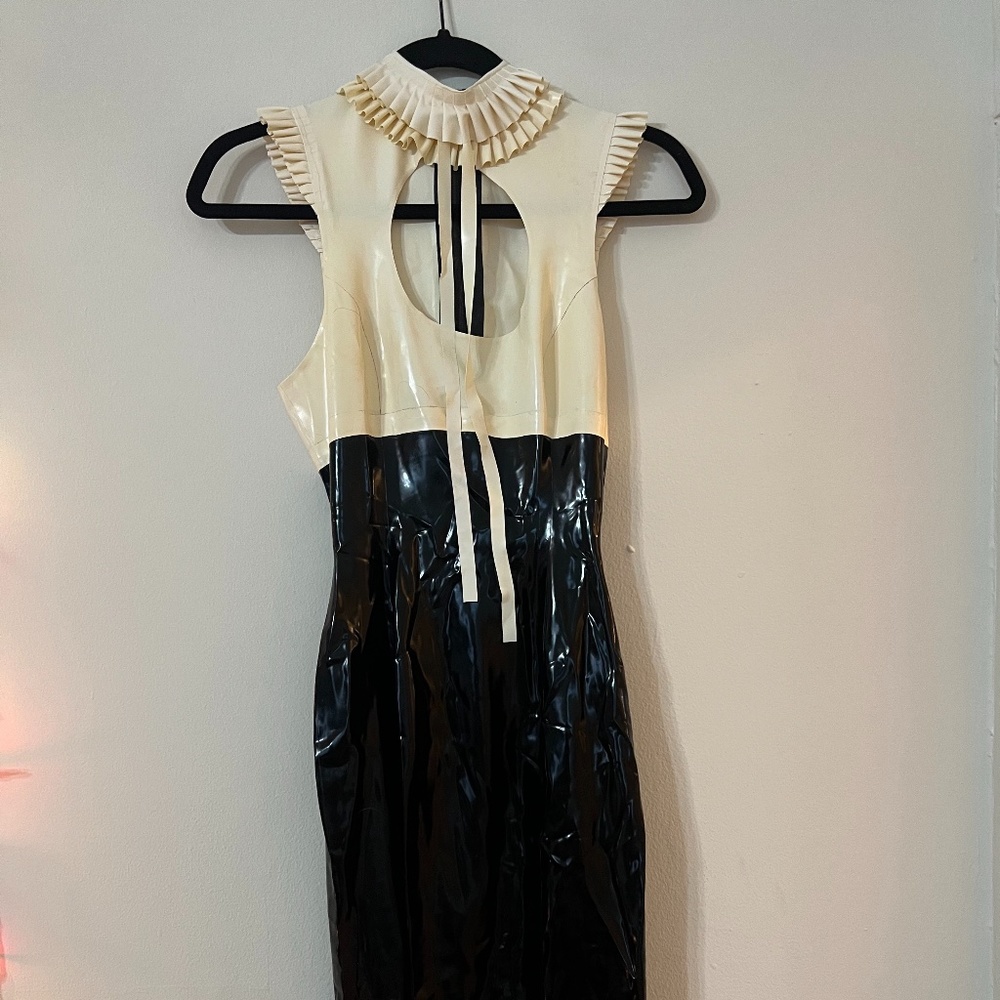 SYREN LATEX XS Ruffle Dress